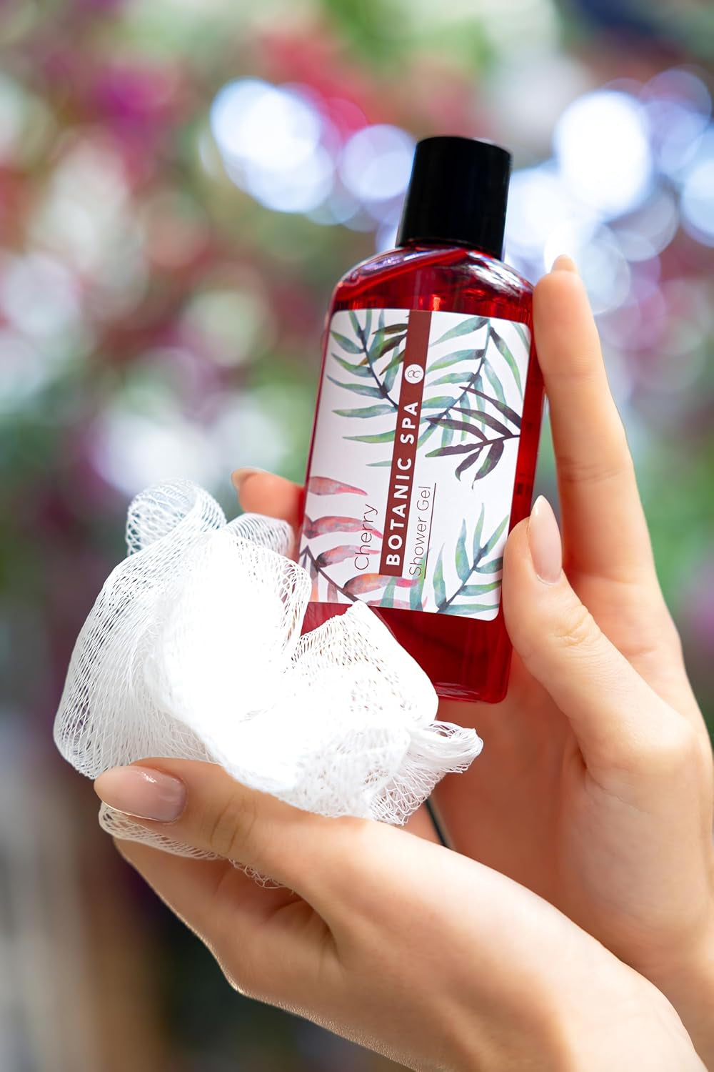 - Set De Bain Pour Femme CHERRY SPA Dans Un Panier - Set De Soins 4 Pièces Avec Gel Douche, Sel De Bain & Lotion Pour Le Corps - Cadeau Bien-Être Anniversaire Ou Saint-Valentin | 150 Ml De Gel Douche, 60 Ml De Lotion Pour Le Corps, 150 G De Sel De Bain, Éponge En Maille De 10 G, Panier En Jonc De Mer